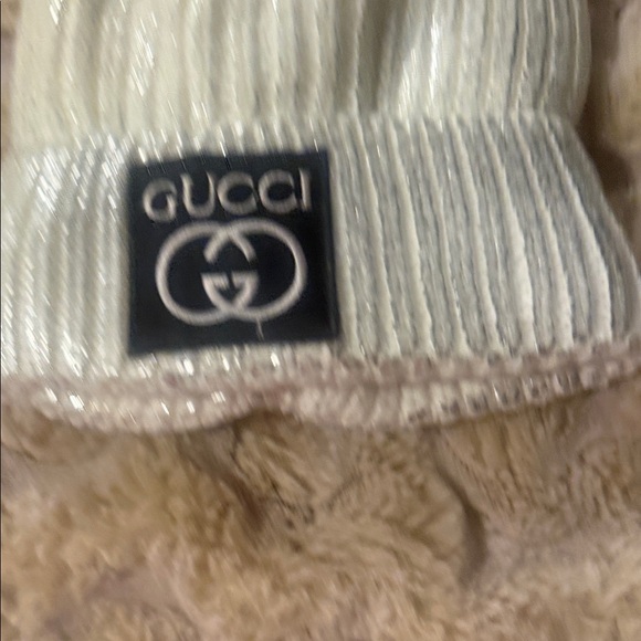 Gucci Ivory Knit Beanie with Logo Patch - Picture 2 of 2